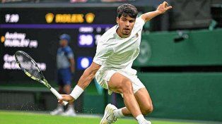 El español Carlos Alcaraz se instaló en la final de Wimbledon.