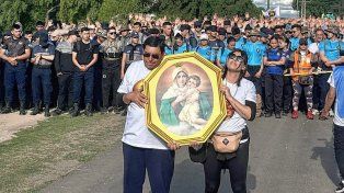 Miles de fieles ya recorren la Peregrinación de los Pueblos entre Hasenkamp y Paraná
