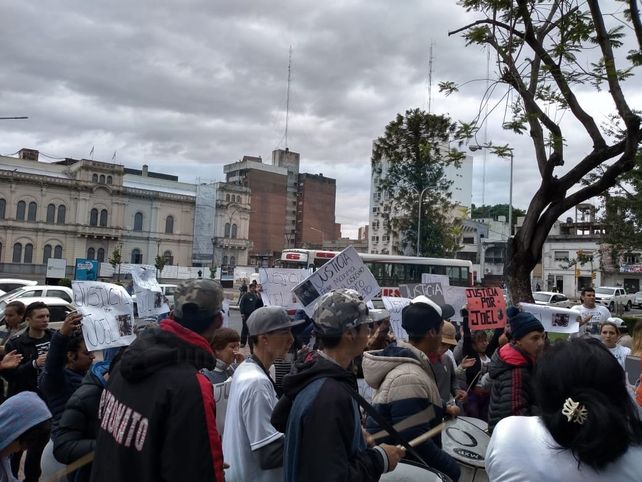 Movilización y muestras de dolor por el crimen de Joel Micle Damonte