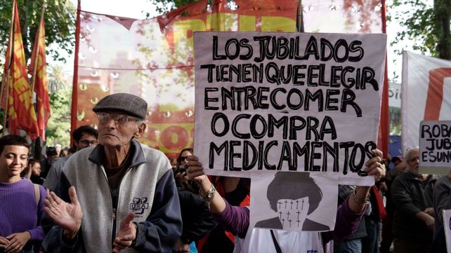 Ser jubilado. Un problema que genera protestas en el país.