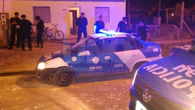 Bº Centenario: una familia atrapó a un ladrón en su casa y lo entregó a la Policía