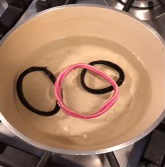 El truco viral para revivir las colitas de pelo