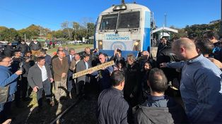 Sobre rieles. El tren volverá a circular de manera oficial el próximo 25 de julio.