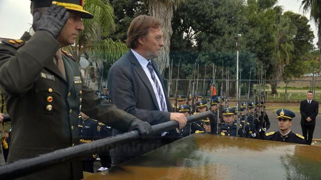 Malvinas: se realizó el desfile frente al Monumento a los Caídos