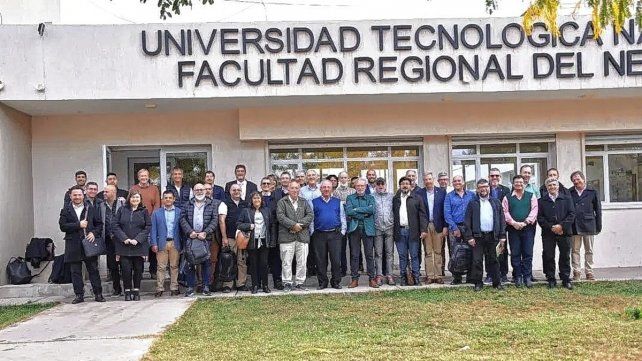 Representantes. Un total de 27 decanos y decanas de las regionales de la UTN se dieron cita en Neuquén.