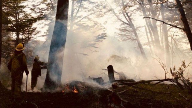 Brigadistas santafesinos en los incendios en Chubut