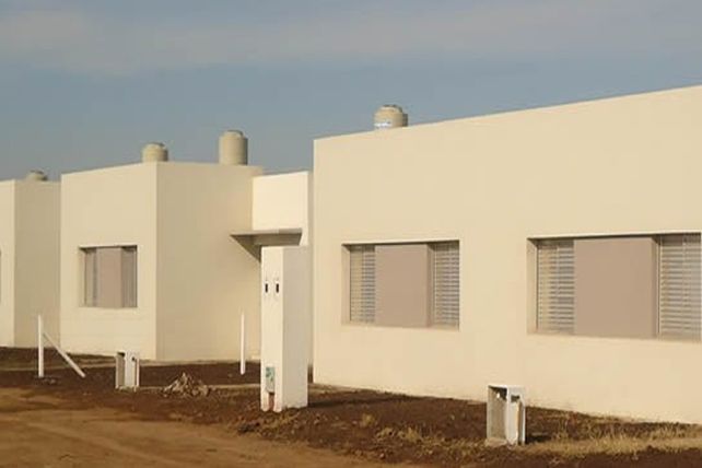 Monte Vera: el gobierno provincial entregó 29 viviendas