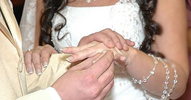 Detuvieron a mujer que se cas&oacute; con 10 hombres s&oacute;lo para robarles