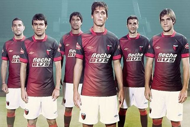 Se conoció el nuevo modelo de camiseta de Colón, temporada 2013/2014