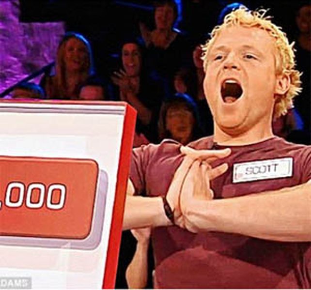 Scott Brown en el programa del canal británico Channel 4 Deal Or No Deal. (dailymail.co.uk)