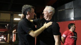Roberto Sensini e Ignacio Boero celebran la victoria en las elecciones en Newells.