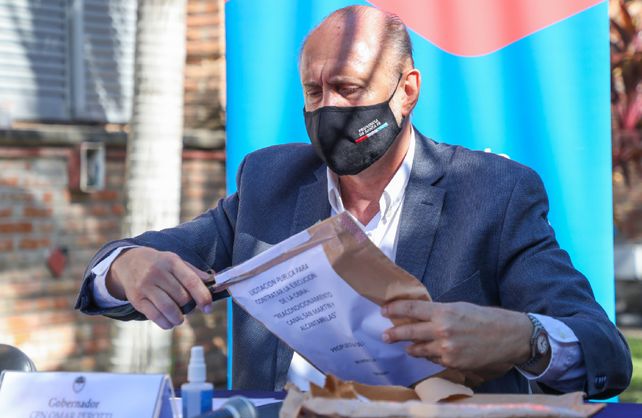 Perotti destacó esfuerzos del Gobierno nacional por conseguir vacunas