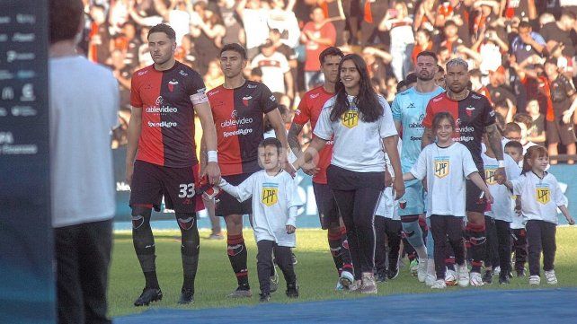 Colón, obligado a romper la malaria de visitante con Arsenal