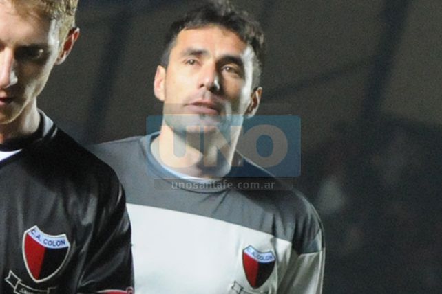 Se dilata la negociación para que Diego Pozo continúe en el arco de Colón