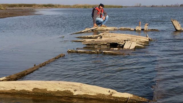 La bajante del río Paraná dejó al descubierto un buque hundido en 1921