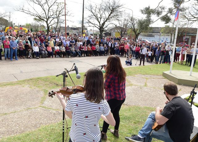 Concepción del Uruguay inauguró un monumento a las Abuelas y Madres