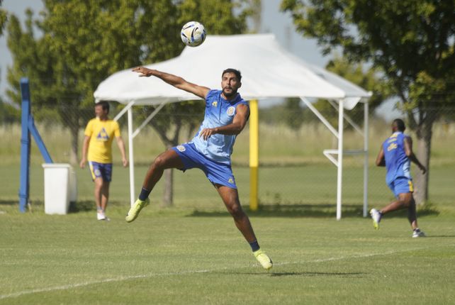 Facundo Mallo es una fija entre los titulares de Central para lo que se vendrá.