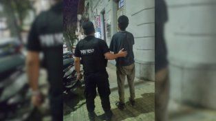 Le partí el termo en la cabeza: intentó robar una bicicleta y los vecinos de Bº Roma lo detuvieron y golpearon