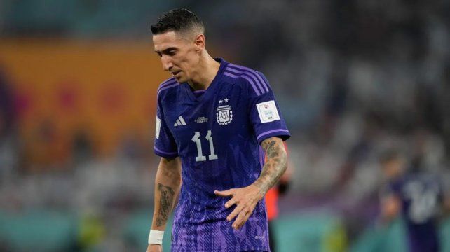 Ángel Di María tuvo que salir en el encuentro con Polonia por una molestia en la pierna.&nbsp;