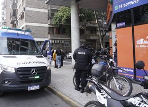 Femicidio en el centro de Rosario: apuñalaron a una mujer dentro una farmacia