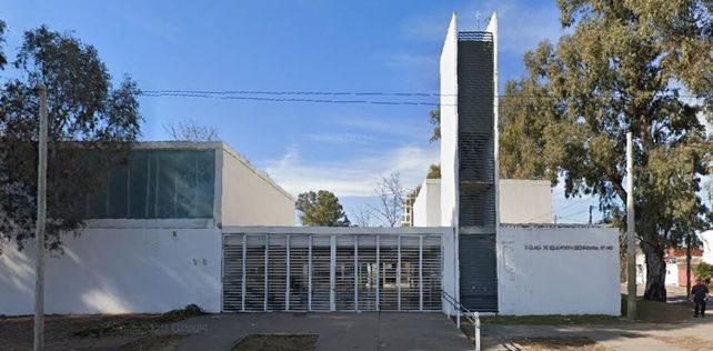 La institución educativa está ubicada en Provincias Unidas al 3300.