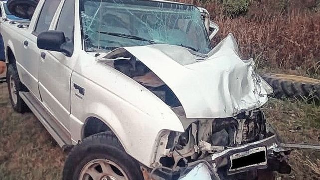 Chocaron un tractor y una camioneta: una persona perdió la vida