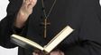 Falso sacerdote: aseguran que llevó sus estafas de Santo Tomé a Sauce Viejo y también se hizo pasar por excombatiente de Malvinas