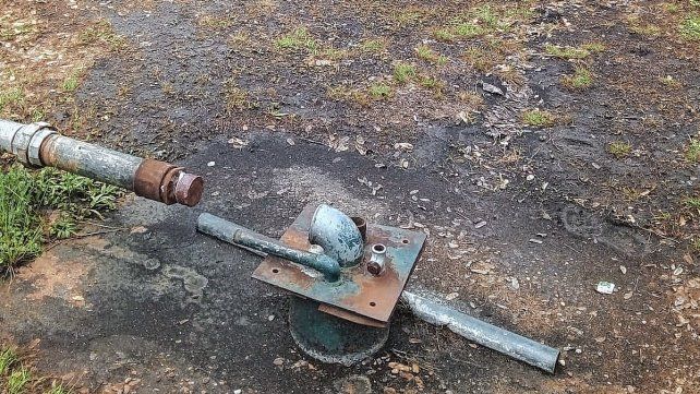 Vecinos de Pueblo brugo están afectados por la rotura de un pozo y falta agua en la localidad