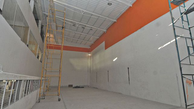La cancha para la práctica de la pelota paleta ya casi está completa.