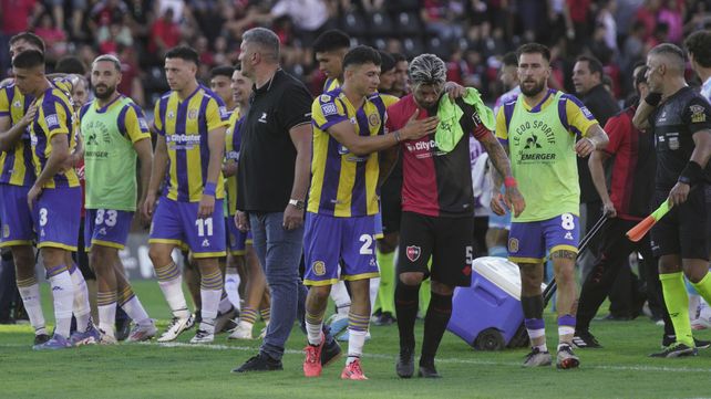 Para destacar. Gaspar Duarte se acercó a saludar a Ever Banega y le dijo que era “un ídolo”.