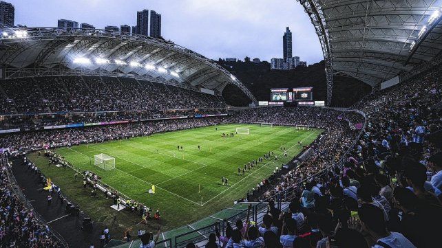 Locura por la presencia de Messi en Hong Kong