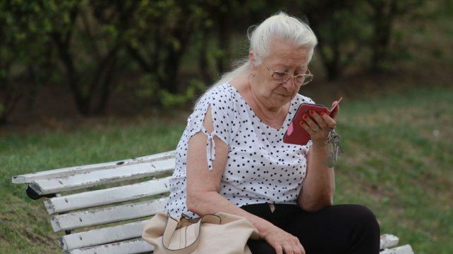 Personal municipal puso en funcionamiento nuevamente el servicio gratuito de WiFi en distintos puntos de Paraná para que vecinos y turistas puedan comunicarse las 24 horas el día.&nbsp;