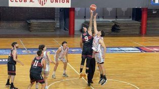 Rivadavia goleó a Unión B y jugará por la quinta posición en el Prefederal