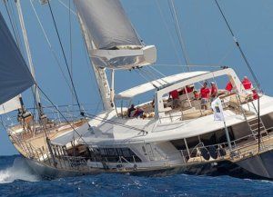 Un superyate de lujo naufragó en Sicilia: hay un muerto y seis desaparecidos