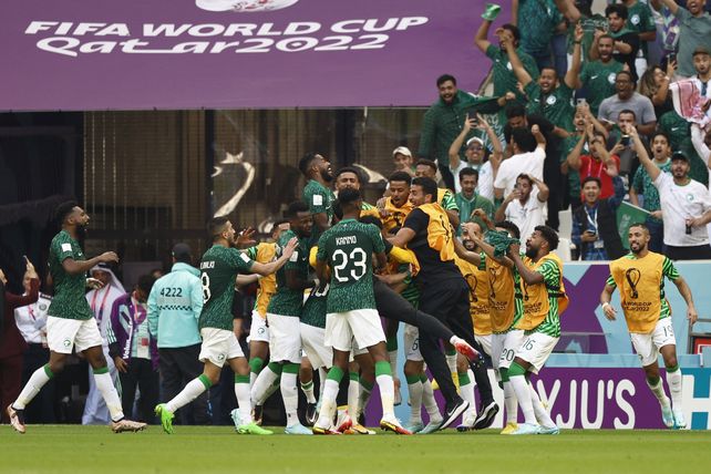 El festejo de los jugadores de Arabia Saudita tras el triunfo ante Argentina.