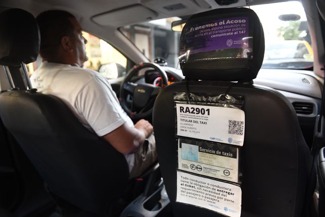 Cerca de 300 de las 500 nuevas licencias de taxi aún no salieron a la calle