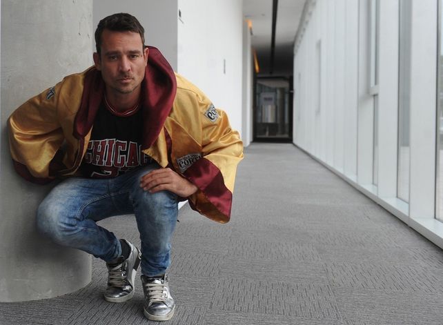 Chano tiene 39 años. Tras una operación permanece internado en terapia intensiva.