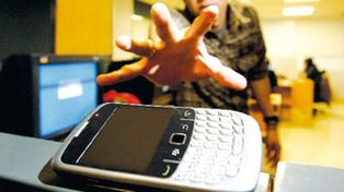 El uso excesivo de mensajes por WhatsApp puede generar estrés e insatisfacción