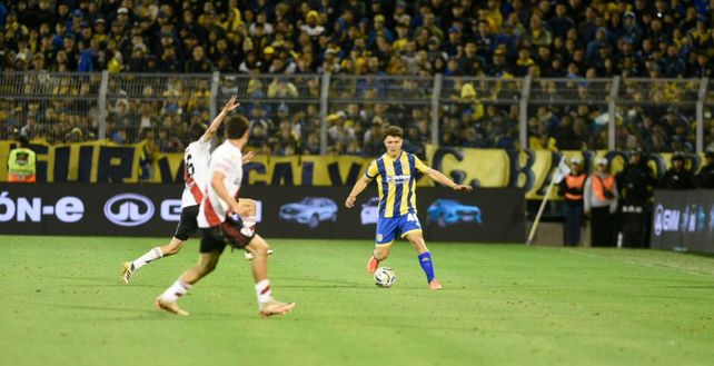 Ovando debutó en primera en la victoria frente a A River, en el Gigante. Ingresó cuando el partido se moría.