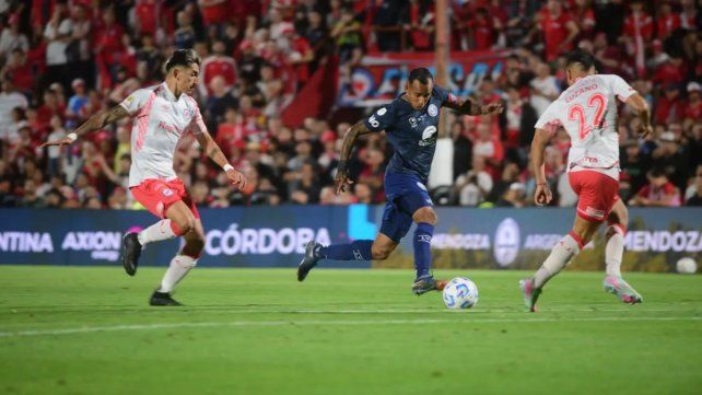 Independiente Rivadavia defiende la cima ante Argentinos en Mendoza