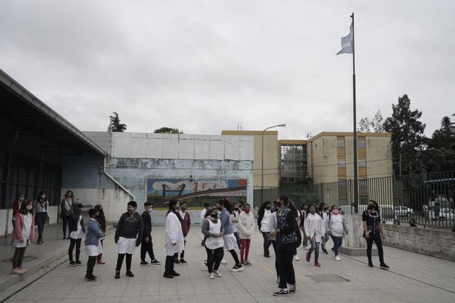 El lunes comienzan las clases presenciales en la primaria.