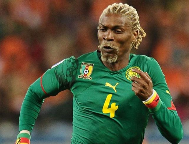 Los locos peinados de los futbolistas en Brasil