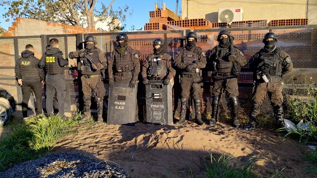 Detuvieron a los cinco delincuentes que se habían robado la caja fuerte del Correo Argentino en Rincón