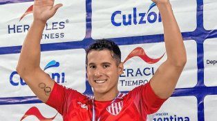 El olímpico santafesino Santiago Grassi marcó nuevo récord en los 50 mariposa.