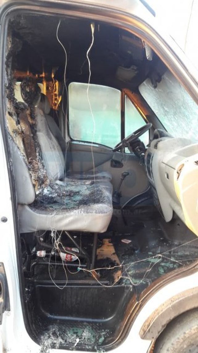 Terminó presa, tras prenderle fuego a la camioneta de su pareja que le era infiel