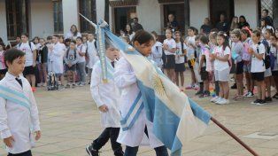 Luego del acuerdo logrado entre el Gobierno y los gremios docentes, este lunes se inicial las clases. El ciclo lectivo 2023 será inaugurado en Feliciano