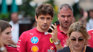 Charles Leclerc siempre mostró su fidelidad a Ferrari, pero el rendimiento actual plantea dudas sobre su futuro.