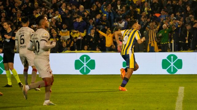 Con el grito de Veliz, Central logró llegar al empate en un partido que se le presentó chico.