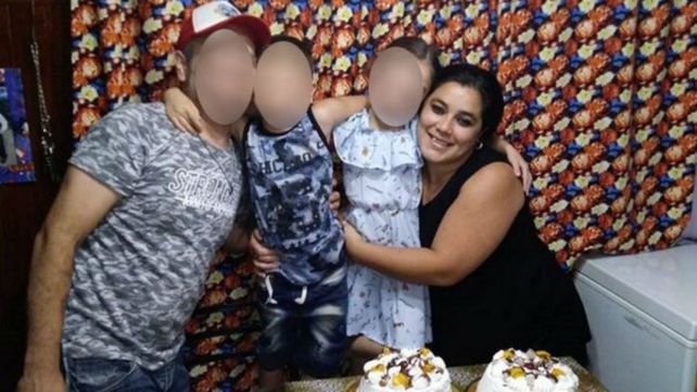 María Soledad Sotelo junto a su familia