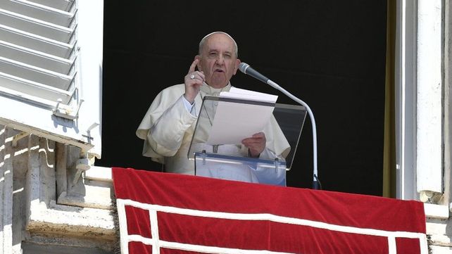 Francisco: En Ucrania corren ríos de sangre y lágrimas